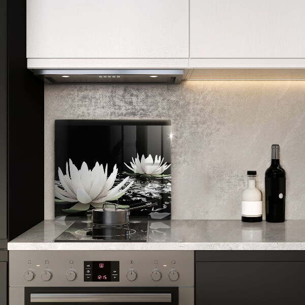 Üveg vágódeszka Fehér liliomok a vízen