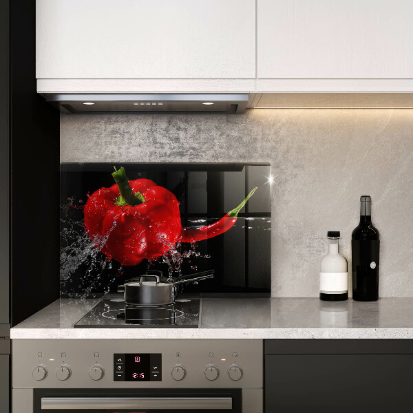 Üveg vágódeszka Piros paprika vízben