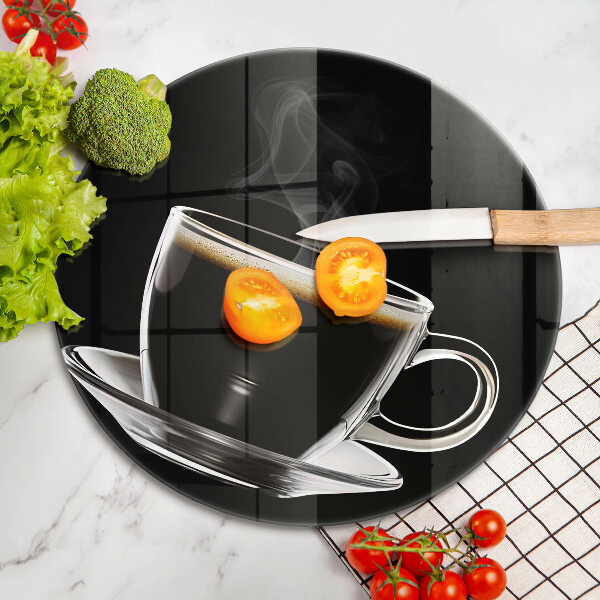 Üveg vágódeszka Egy pohár forró kávé