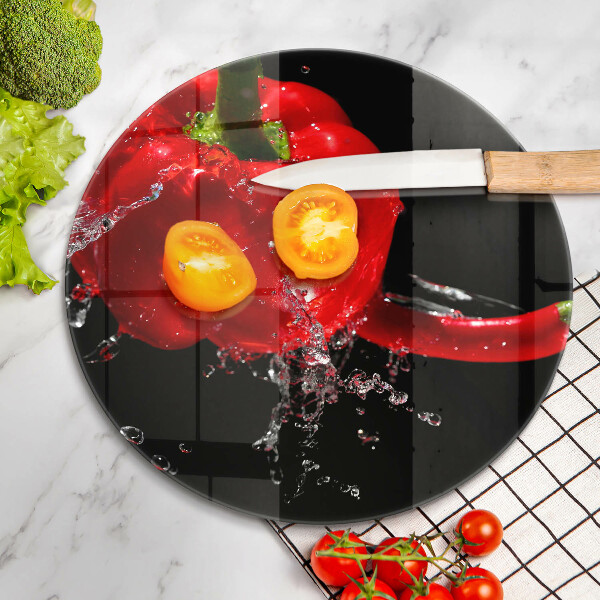 Üveg vágódeszka Piros paprika vízben