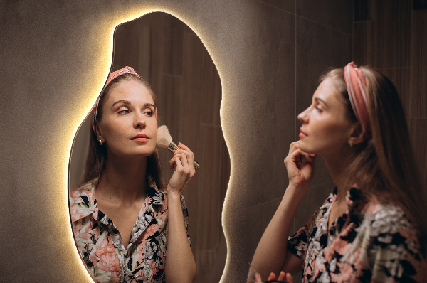 Ledes egyedi alakú tükör modern 45x90 cm