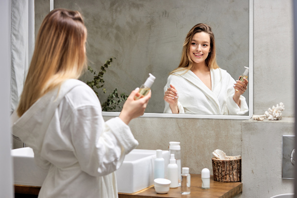 Tükör fehér kerettel nappaliba 70x50 cm