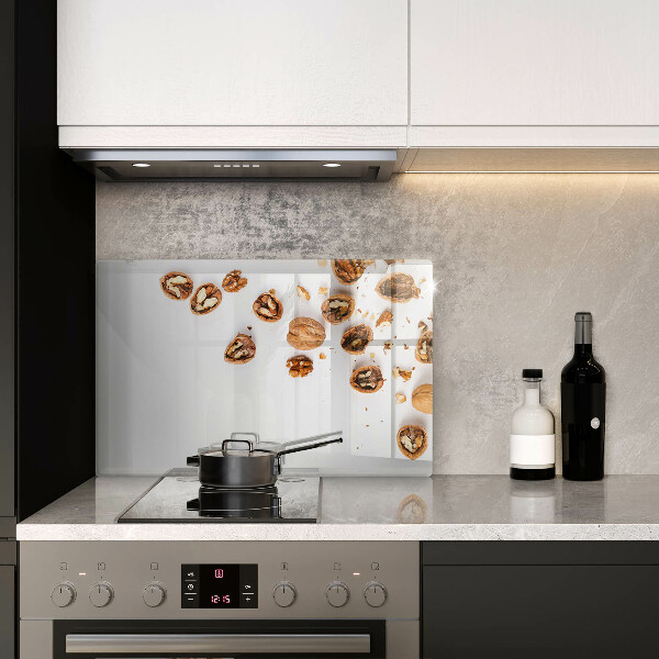 Tűzhelyvédő Dió fehér alapon