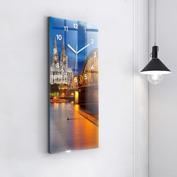 Téglalap alakú üvegóra Híd Németországban