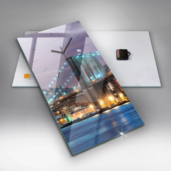 Téglalap alakú üvegóra Brooklyn Bridge és East River