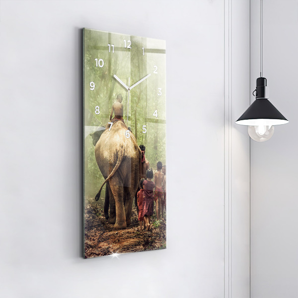 Téglalap alakú üvegóra Elefántot vezető gyerekek