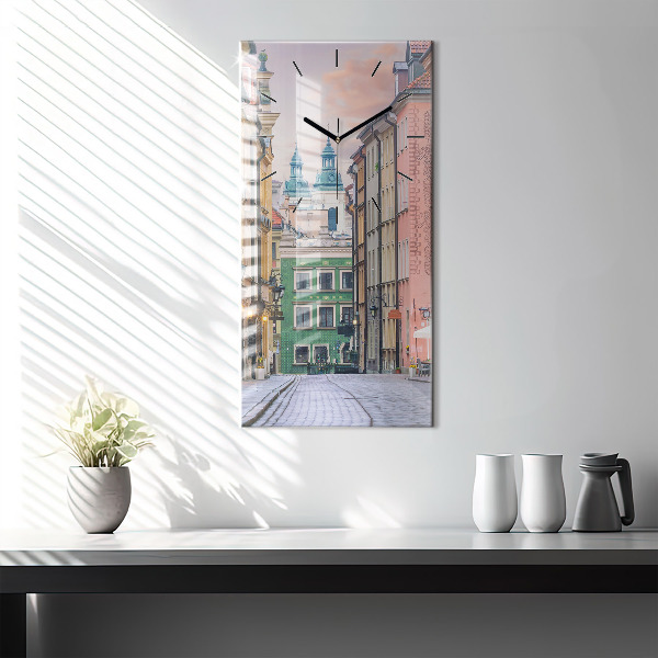 Téglalap alakú üvegóra Óváros Varsóban