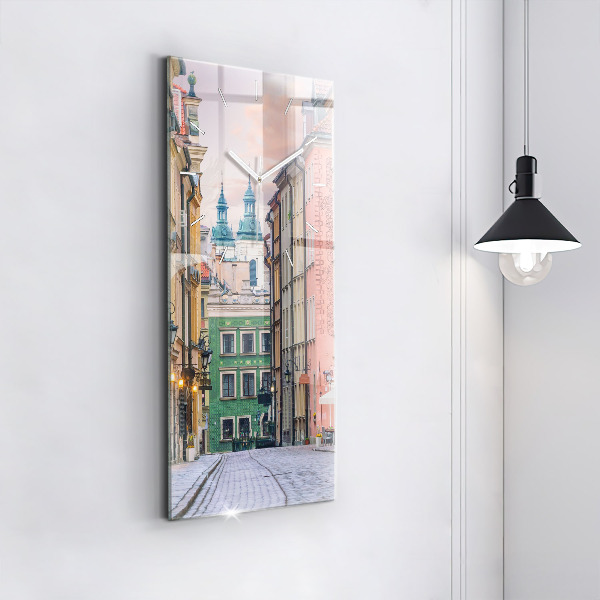 Téglalap alakú üvegóra Óváros Varsóban