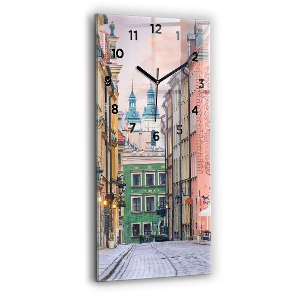 Téglalap alakú üvegóra Óváros Varsóban