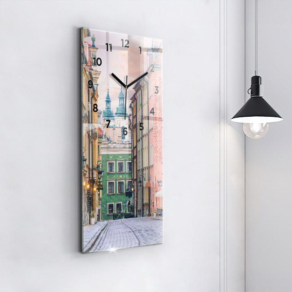 Téglalap alakú üvegóra Óváros Varsóban