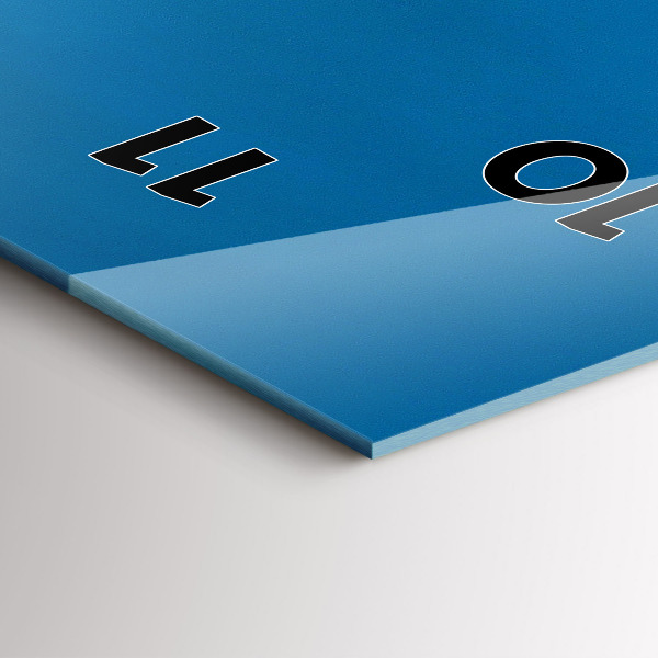 Téglalap alakú üvegóra Tower Bridge London éjjel