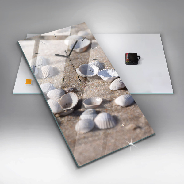 Téglalap alakú üvegóra Tengeri kagylók a tengerparton