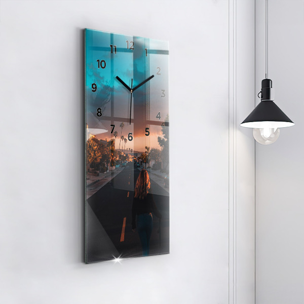 Téglalap alakú üvegóra Nő az úton