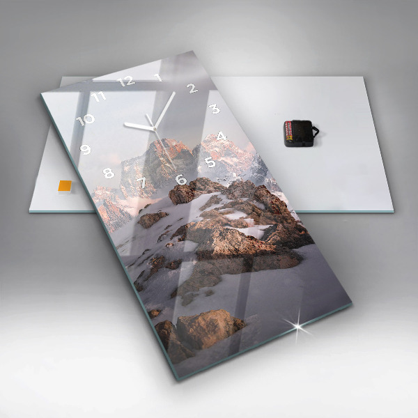 Téglalap alakú üvegóra Hóval borított hegy