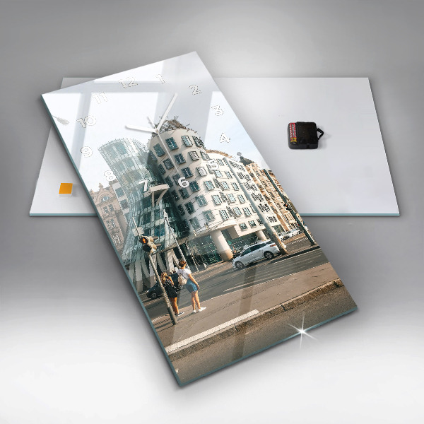 Téglalap alakú üvegóra Táncoló ház Prága