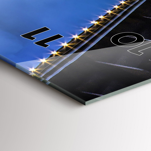 Téglalap alakú üvegóra Sziklás part a híd alatt