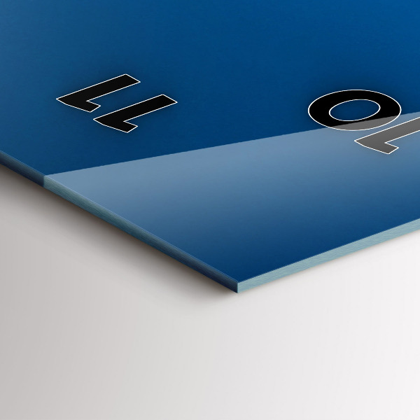 Téglalap alakú üvegóra Marina Marseille Franciaországban