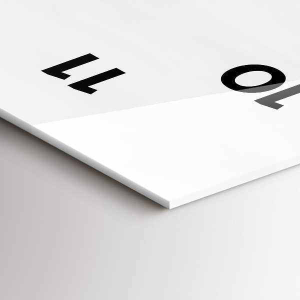 Téglalap alakú üvegóra Hamburg folyó Németországban