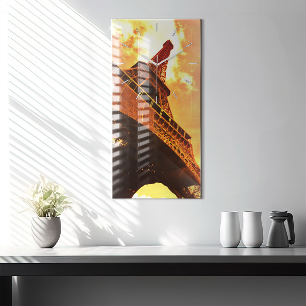 Téglalap alakú üvegóra Az Eiffel-torony Párizsban