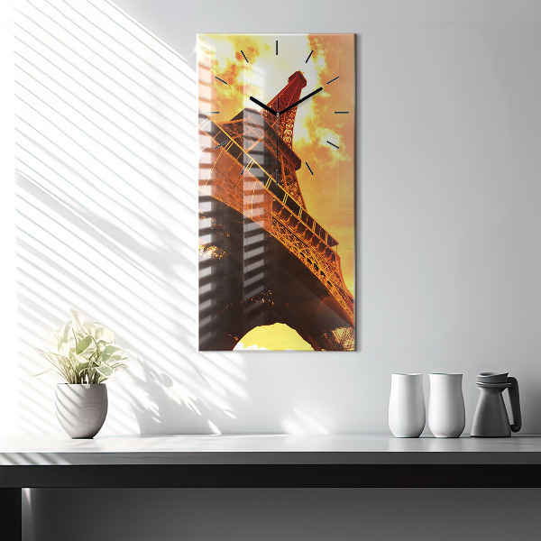 Téglalap alakú üvegóra Az Eiffel-torony Párizsban