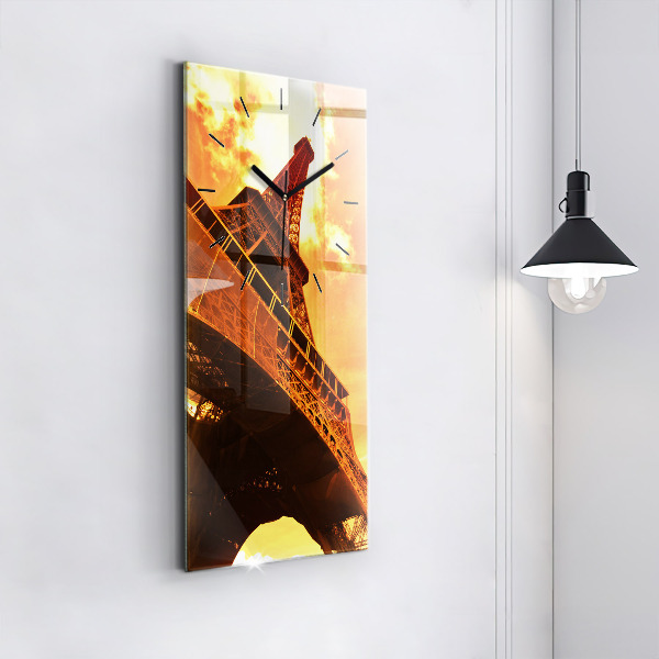 Téglalap alakú üvegóra Az Eiffel-torony Párizsban