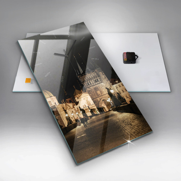 Téglalap alakú üvegóra Károly híd Prágában