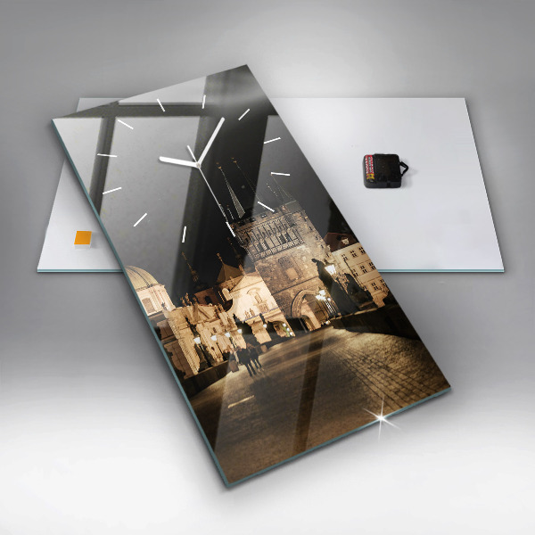 Téglalap alakú üvegóra Károly híd Prágában