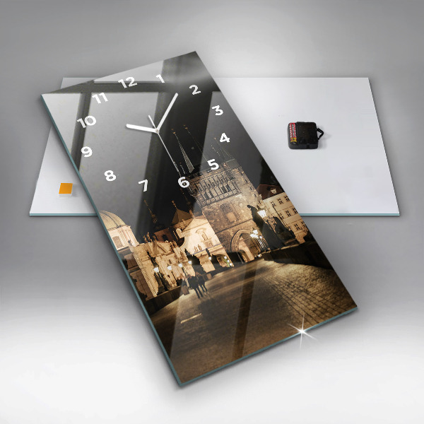 Téglalap alakú üvegóra Károly híd Prágában