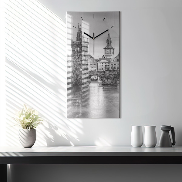 Téglalap alakú üvegóra Károly híd Prágában