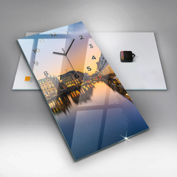 Téglalap alakú üvegóra Hamburg városháza