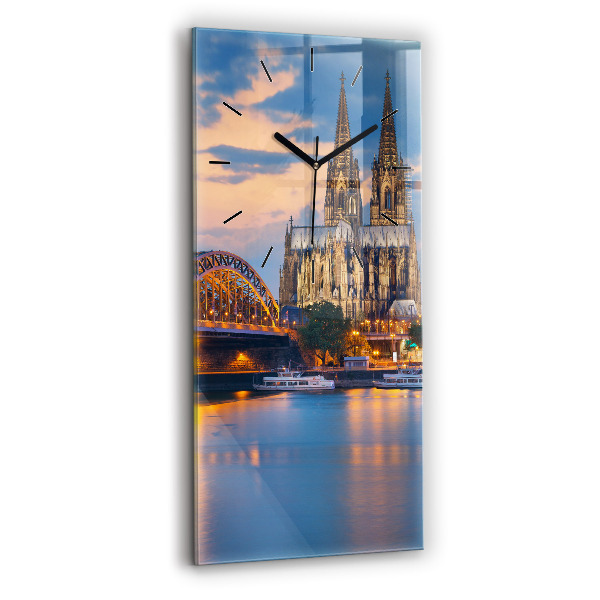 Téglalap alakú üvegóra Kilátás a városházára