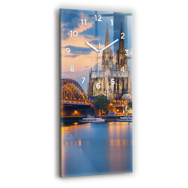 Téglalap alakú üvegóra Kilátás a városházára