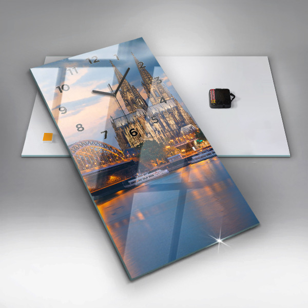 Téglalap alakú üvegóra Kilátás a városházára