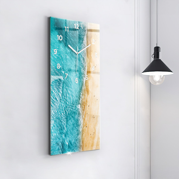 Téglalap alakú üvegóra tengerparti emberek