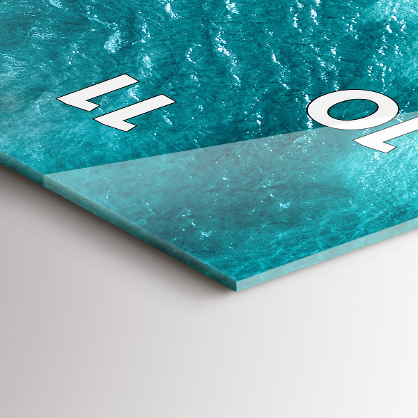 Téglalap alakú üvegóra tengerparti emberek