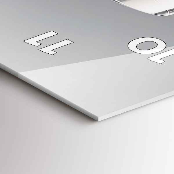 Téglalap alakú üvegóra Egy pohár vörösbor