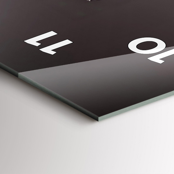 Téglalap alakú üvegóra Egy pohár vörösbor