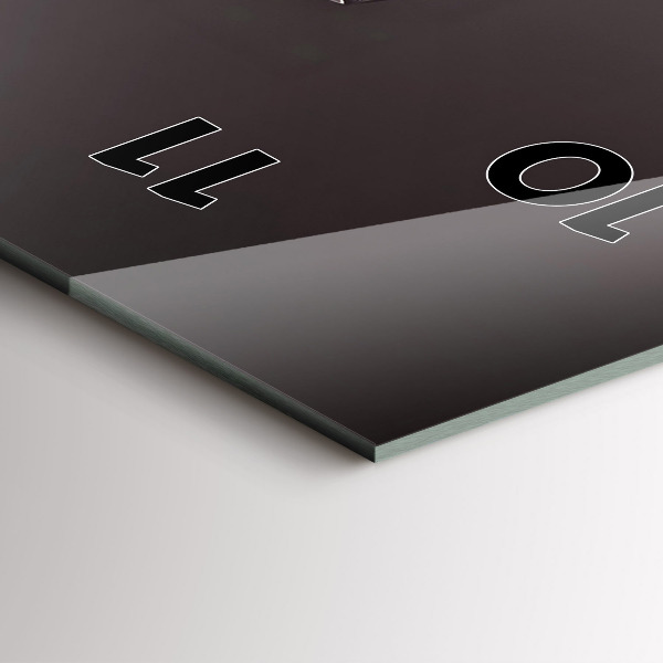 Téglalap alakú üvegóra Egy pohár vörösbor