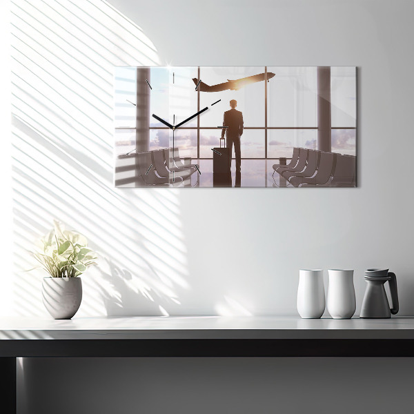 Vízszintes üvegóra Férfi a repülőtéren