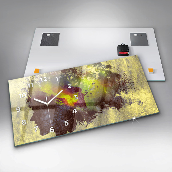 Vízszintes üvegóra Nő az erdőben