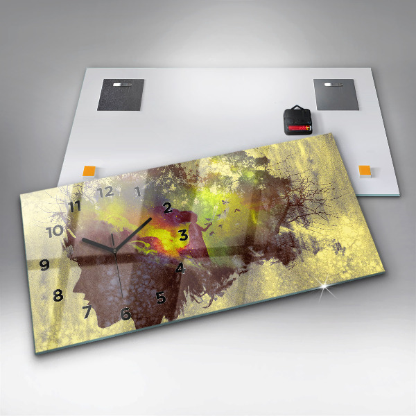 Vízszintes üvegóra Nő az erdőben