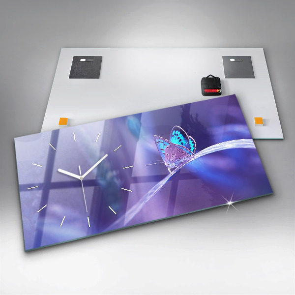 Vízszintes üvegóra Pillangó a fűben