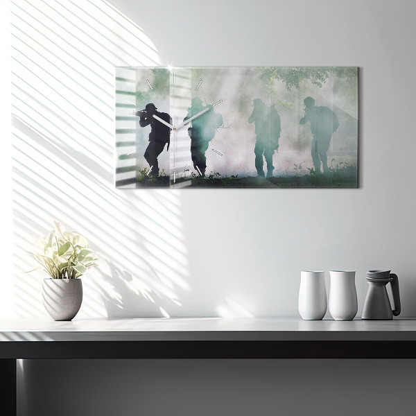 Vízszintes üvegóra Hadsereg az erdőben katonák