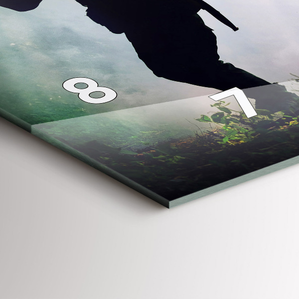 Vízszintes üvegóra Hadsereg az erdőben katonák