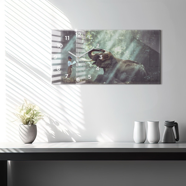 Vízszintes üvegóra Egy fiú könyvet olvas