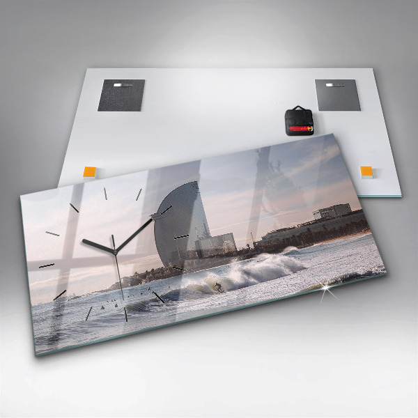 Vízszintes üvegóra Barcelona szörfös