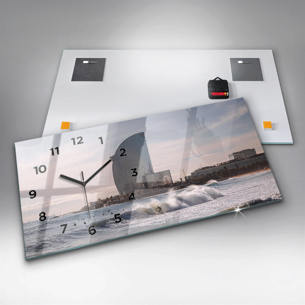 Vízszintes üvegóra Barcelona szörfös