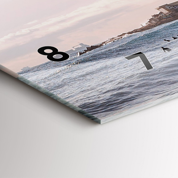 Vízszintes üvegóra Barcelona szörfös