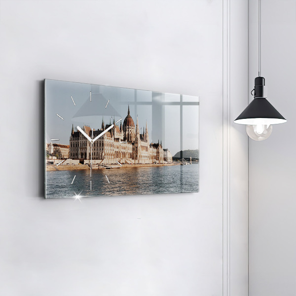 Vízszintes üvegóra Országgyűlés Budapesten