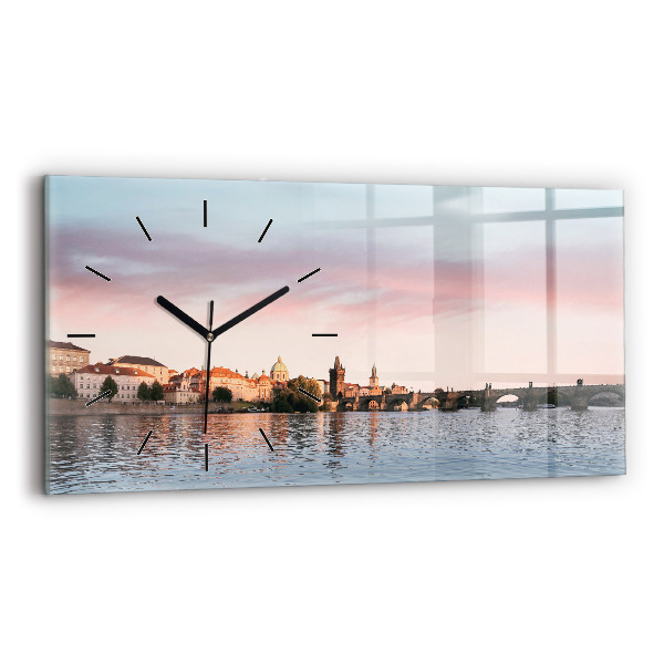 Vízszintes üvegóra Károly híd Prágában